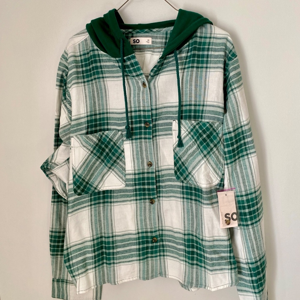 Juniors' Plus SO Hooded Shrunken Shirt 2X